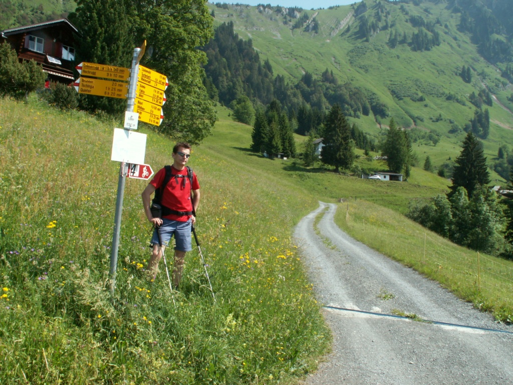 Franco bei Wandertafel in Lüsis