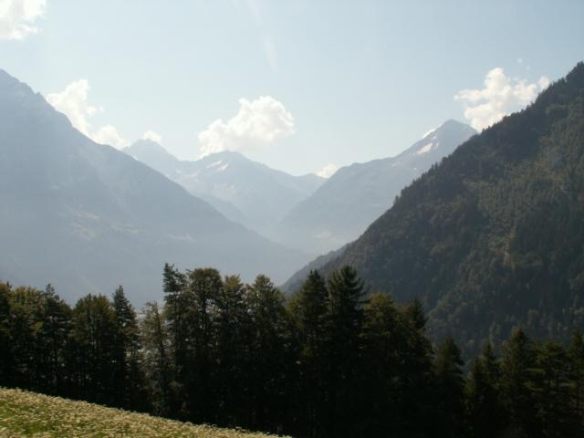 von Ämmeten mit Blick Richtung Maderanertal