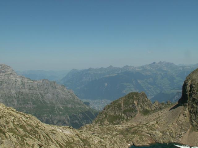 Blick vom Leidseepass ins Tal runter nach Erstfeld