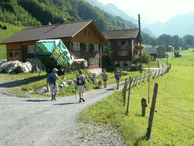 Richtung Seilbahn Ribi-Wannellen