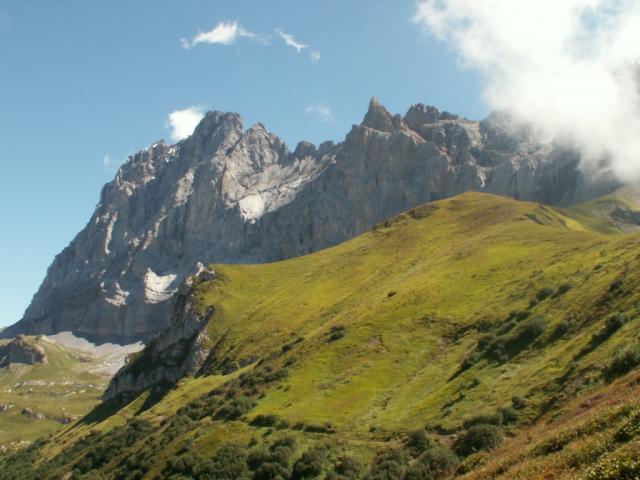 Blick zurück im Hintergrund die Chli Windgällen