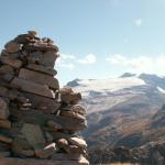 Grosser Steinmändli im Hintergrund der Basodino Gletscher