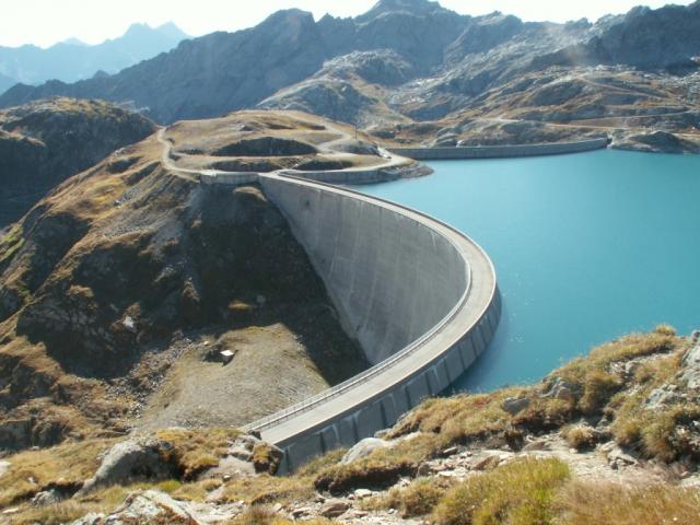 Staumauer des Lago del Narèt