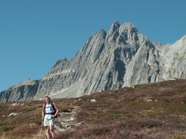 Mäusi im Hintergrund der Salbitschijen