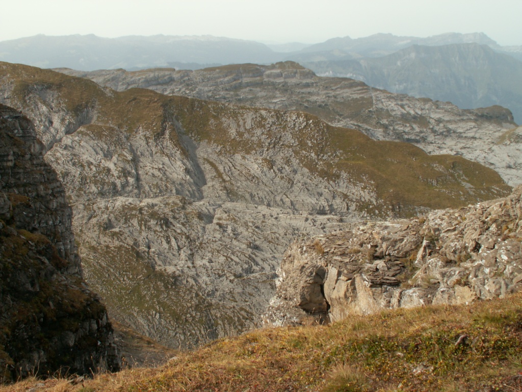 Blick zurück Bergweg zum Berghaus Männdlenen