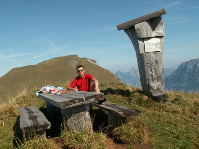 Franco am Mittagstisch bei Aussichtspunkt Laucheren