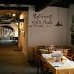 Restaurant unter den Portici