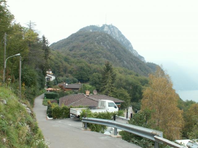 Ciona im Hintergrund San Salvatore