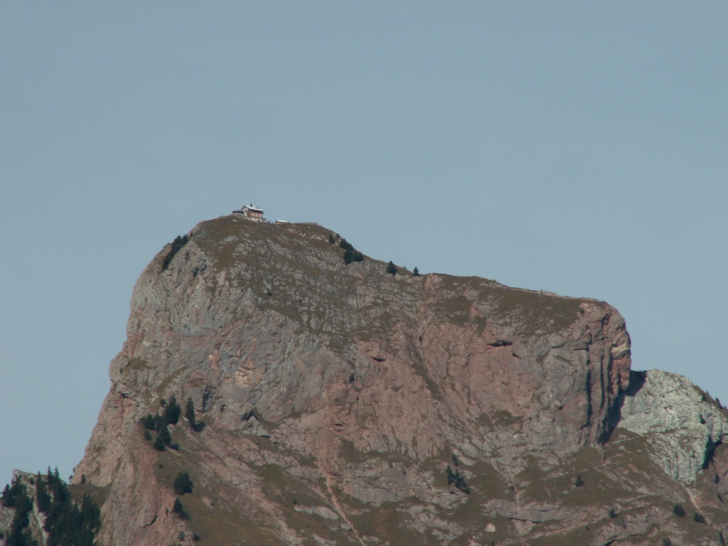 der Mythen mit seiner schon von weitem gut sichtbaren Berghütte