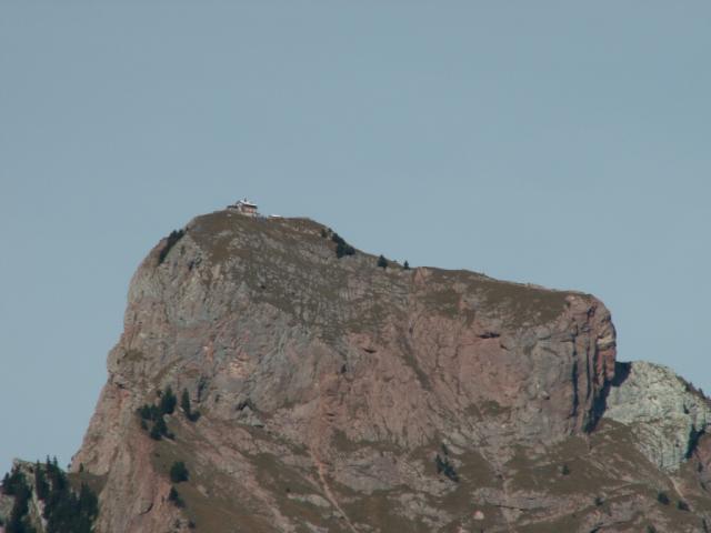 der Mythen mit seiner schon von weitem gut sichtbaren Berghütte