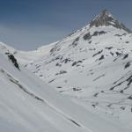 links Fellilücke, rechts Piz Tiarms