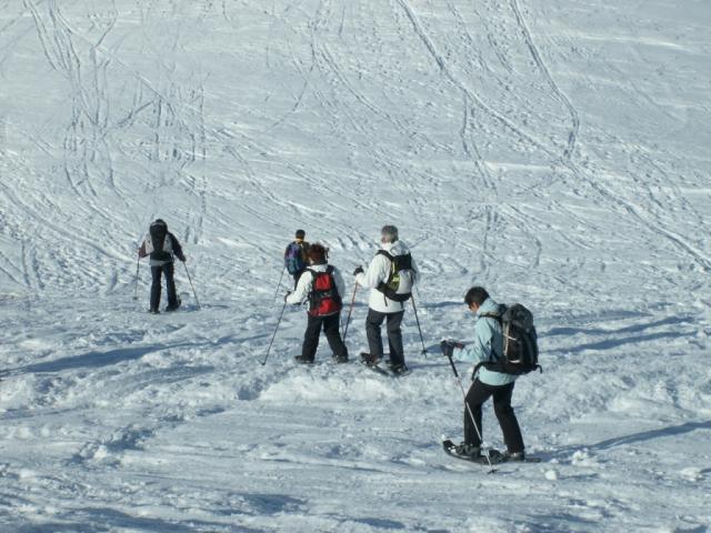 alles stürmt ins Tal runter