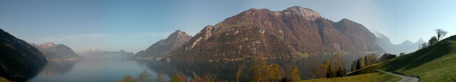 Breitbildfoto von Volligen auf den Vierwaldstättersee