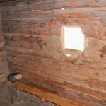 das Bett von Bruder Mösli mit Kissen!