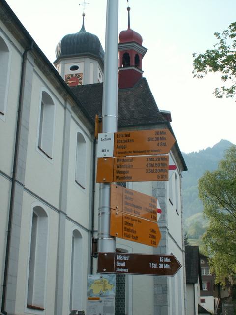 Wegweiser in Sachseln