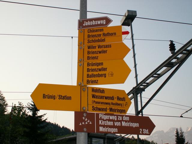 Wegweiser auf dem Brünig