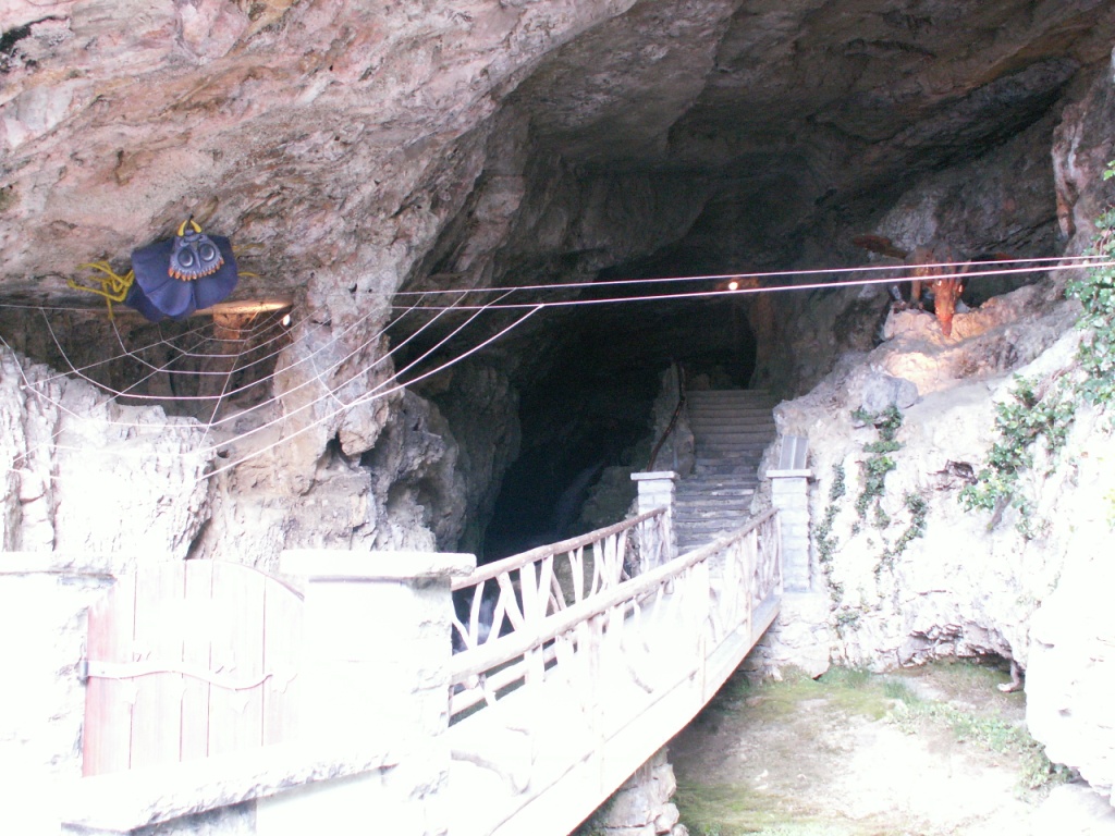 die Höhle