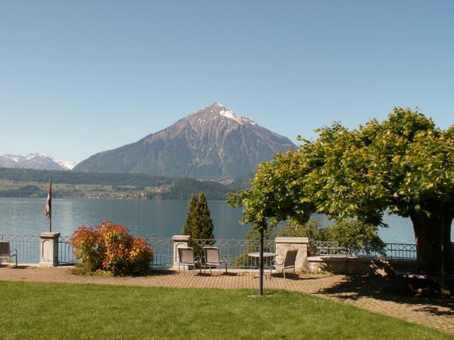 Park beim Schloss Ralligen