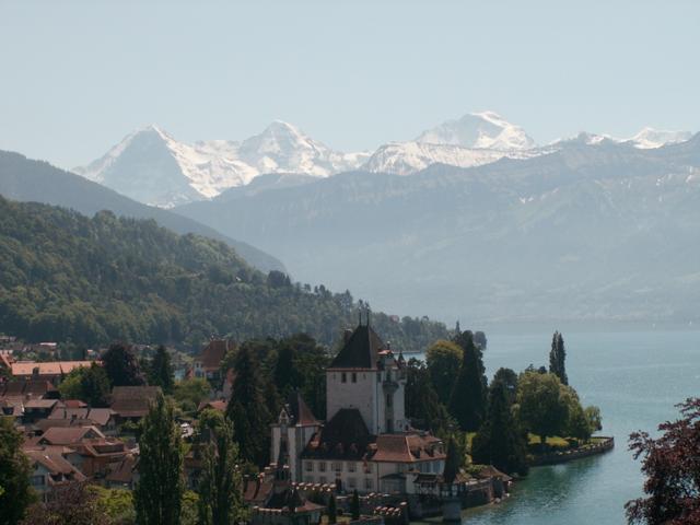 Oberhofen mit Eiger, Mönch und Jungfrau