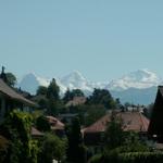Hilterfingen mit Eiger, Mönch und Jungfrau