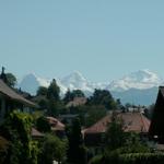 Hilterfingen mit Eiger, Mönch und Jungfrau