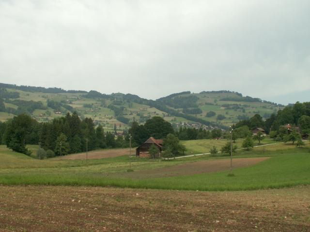 in der Ferne Wattenwil