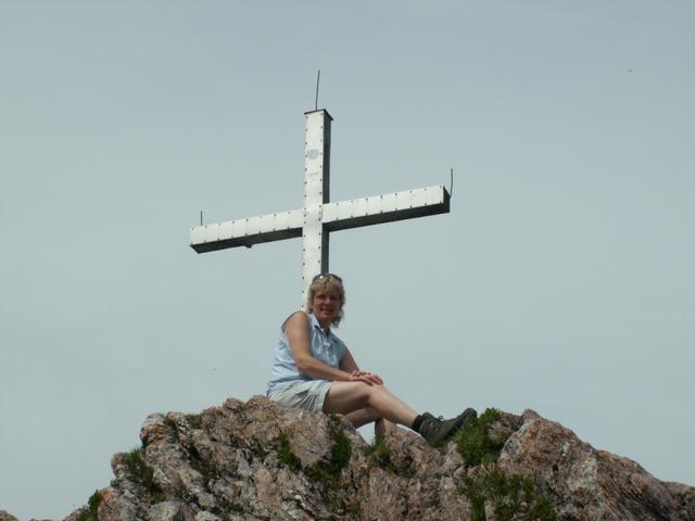 Mäusi beim Gipfelkreuz