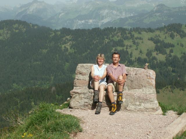 Erinnerungsfoto auf der Steinbank