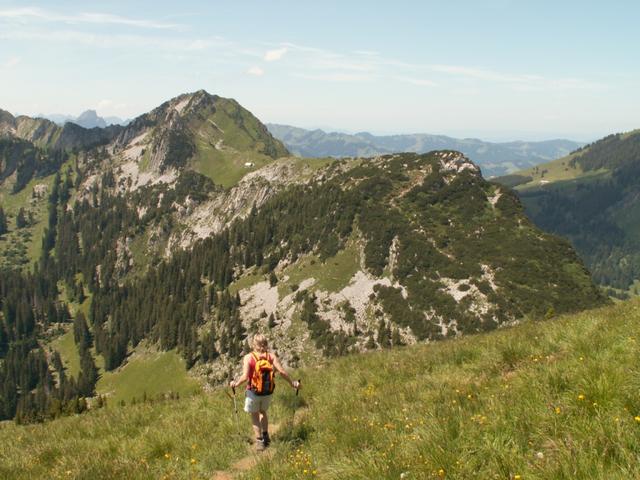 Mäusi läuft Richtung Windenpass