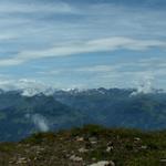 Breitbildfoto vom Alvier mit Blick Richtung Bündner Alpen