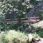 eine neue Holzbrücke