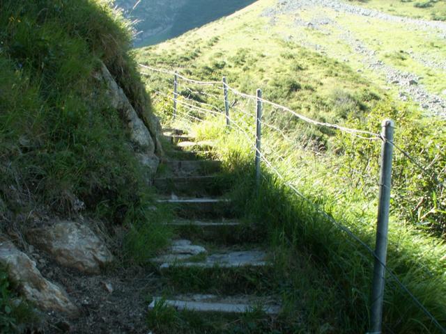 gut ausgebauter und gesicherter Weg