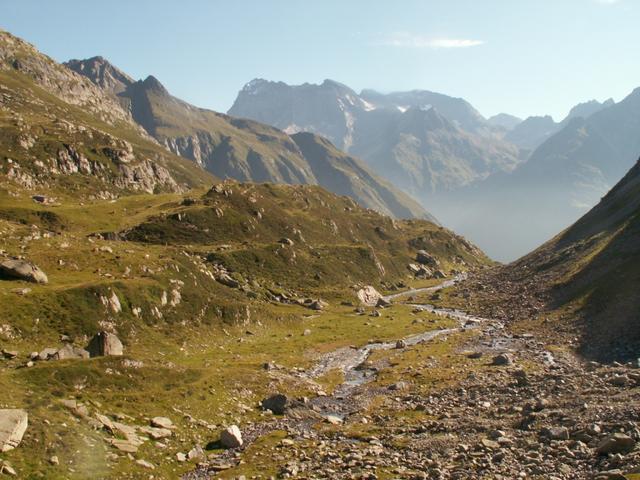 es geht runter nach Alp Cavrein Sura