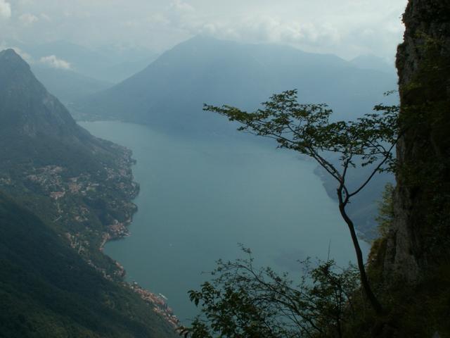 Blöick vom Sasso Rosso 1295 m.ü.M. runter zum Luganer See und Porlezza