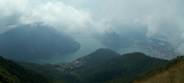 Breitbildfoto mit Blick zum Monte Boglia