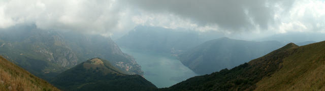 Breitbildfoto mit Blick Richtung Porlezza