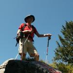 Franco schaut auf die Älggi Alp runter