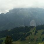 Breitbildfoto Hinter Sunnenalp, Rautispitz ist Wolken verhangen