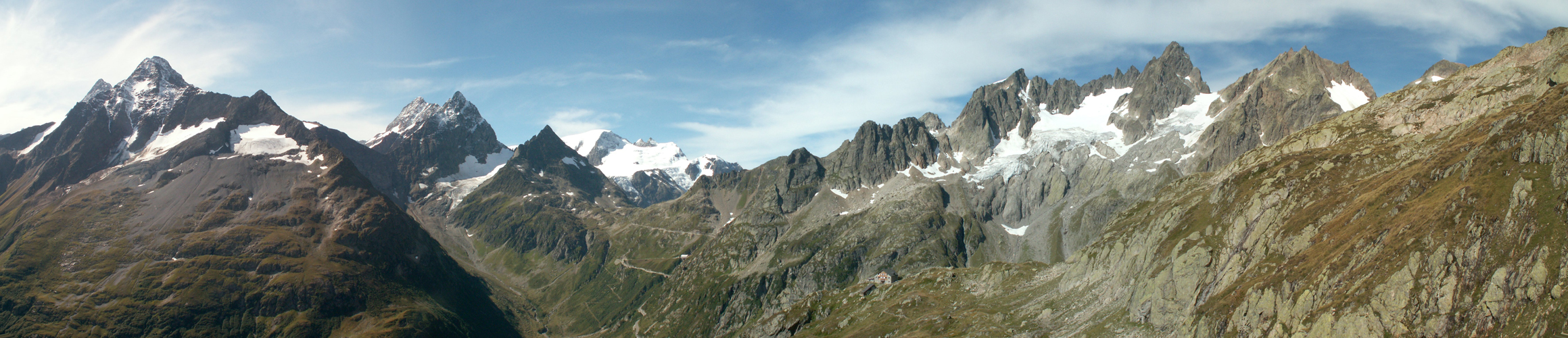 super schönes Breitbildfoto kurz vor der Sustlihütte
