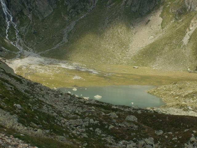 Bergsee auf der Sewenalp mit Ruderboot