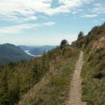 schöner Höhenweg mit Blick zum Luganersee