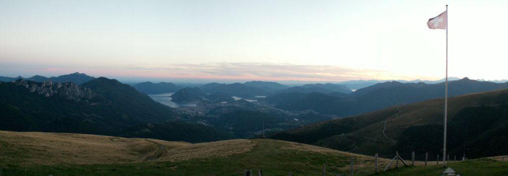 Breitbildfoto von Lugano