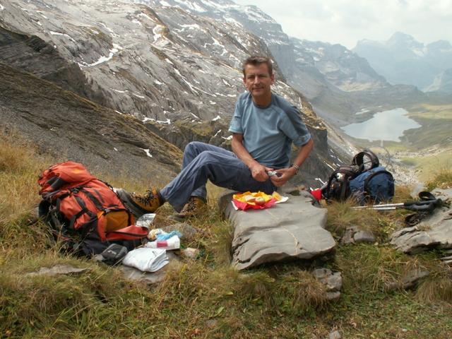 Franco bereitet das Mittagessen vor