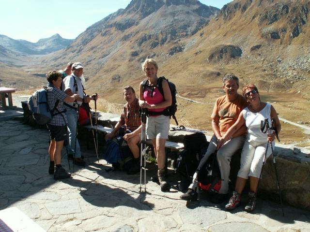 die ganze Gruppe hat die Maighels Hütte erreicht