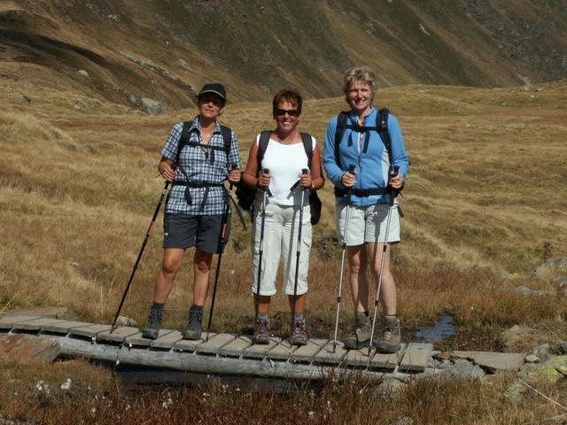 Frauen auf der Brücke