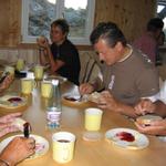 Rolf muss viel Essen, hat er doch viele Steine zum tragen