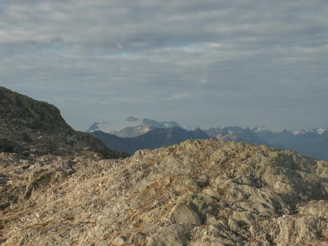 im Hintergrund der Basodino Gletscher