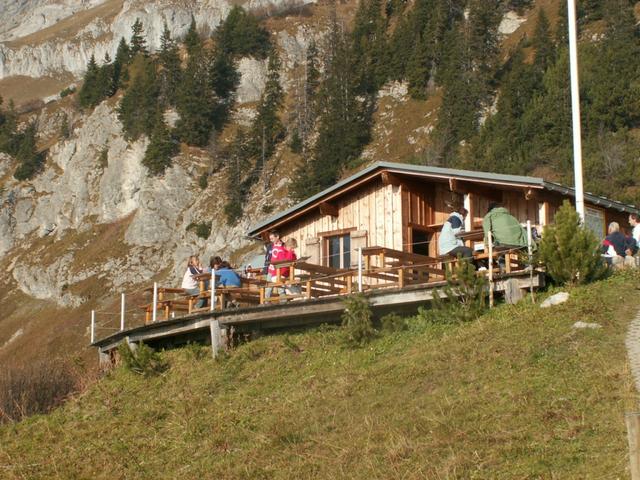 schöne Terrasse vor der Hütte