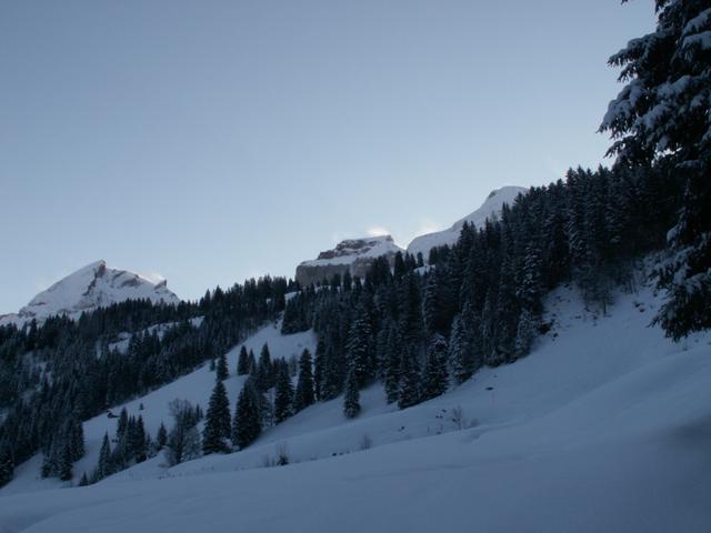 Blick Richtung Druesberg rechts und Twäriberg links