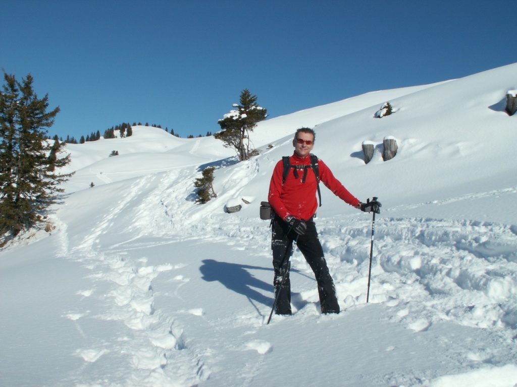 Franco ist Kopf voran im Schnee gefallen